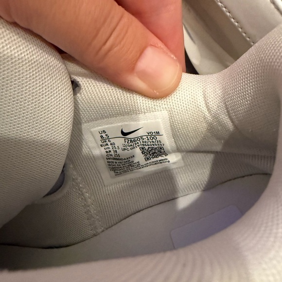 Nike A’One “OG Pearl” Basketball Shoes - Picture 5 of 11